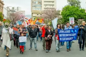 Jubilados Autoconvocados marcharon con el acompaamiento de gremios