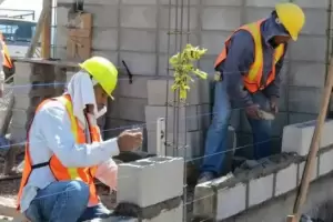 El Gobierno homolog el incremento salarial de la Uocra: cunto cobran los obreros y albailes en agosto