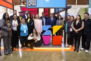 Poncho 2025: experiencia con IA en el stand de Turismo Capital