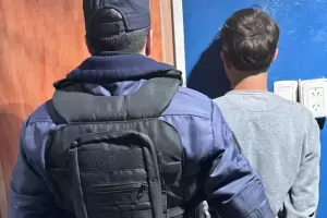 Un hombre manose a dos mujeres e intent robarles