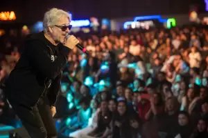 Estelares y Los Nocheros brillaron en una noche multitudinaria en el Poncho