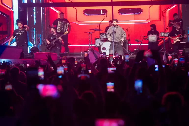 poncho 2025 tercera noche