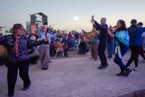 Lzaro Caballero llega al escenario de El Patio