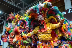 Ritmo, color y raz ancestral: la Comparsa Diaguita brill en el Poncho