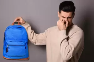 Cmo eliminar el olor feo de la mochila gracias a un truco con un ingrediente