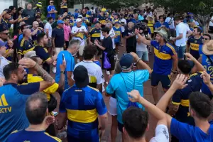 Hinchas de Boca convocan un banderazo para exigir la renuncia de Riquelme