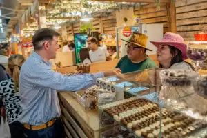 El Poncho 2025 y la produccin local: vinos, olivos y sabores delicatessen