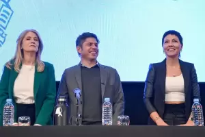 Axel Kicillof se mostr con Mayra Mendoza y llam a "buscar el progreso colectivo"