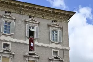 Len XIV pide un alto al fuego global y llama a negociar un futuro de paz