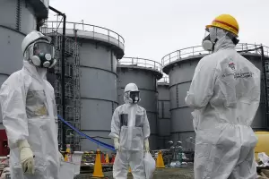 Evacuaron la planta nuclear de Fukushima tras la alerta de tsunami