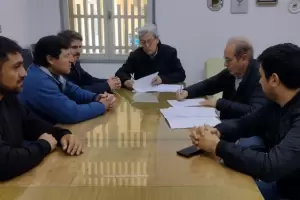 La Facultad de Ciencias Agrarias y "El Algarrobo" realizan convenio para la restauracin ecolgica