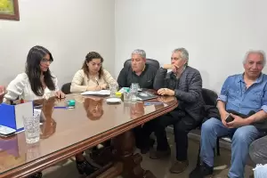 Nuevo acuerdo salarial y bonos para municipales de Fray Mamerto Esqui