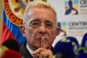 El expresidente colombiano lvaro Uribe Vlez fue condenado a 12 aos de prisin
