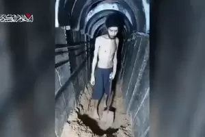 Hamas difundi un video de un rehn israel cavando su propia tumba