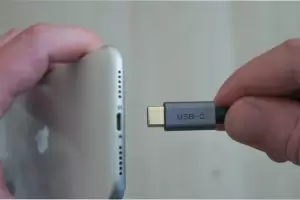 No solo sirve para cargar: los usos ocultos del puerto USB-C en tu celular