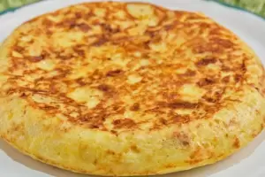 Sin fritura ni grasa: la receta para una tortilla de papa perfecta y baja en caloras