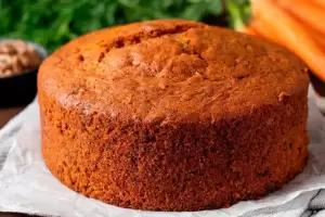 Cmo preparar un bizcocho de zanahoria?, receta fcil con 8 ingredientes