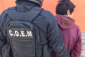 Lo sorprendieron vendiendo elementos de dudosa procedencia