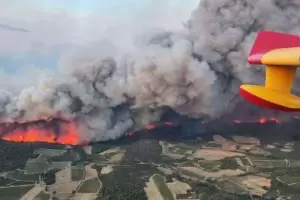 Incendio forestal arras� m�s de 16.000 hect�reas en el sur de Francia