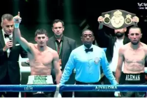 Josu� "La M�quina" Ag�ero se consagr� campe�n Gold Superpluma AMB