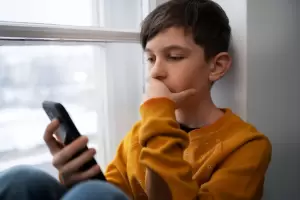 Por qu los nios no deberan tener un celular antes de los 13 aos