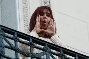 CFK dursima contra Milei: "A vos te van a sacar con un chaleco de fuerza de la Rosada"