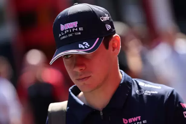 Comienzo accidentado para Colapinto en Bar�in: una falla mec�nica lo releg� al �ltimo puesto