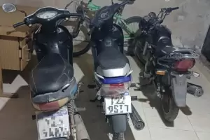 Secuestran motos y arrestan a siete personas en operativos vehiculares