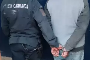 Detuvieron a un hombre que subi por la fuerza a una nia a su auto