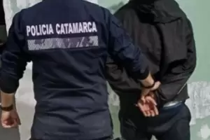 Intent entrar a una casa y fue detenido a pocos metros