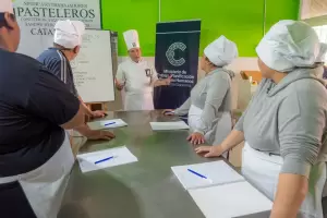 Trabajo impulsa nuevas capacitaciones junto al Sindicato de Pasteleros