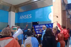 Jubilados Autoconvocados marcharon contra el veto de Milei