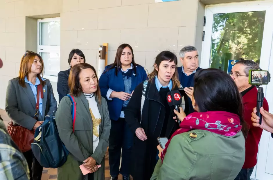 Docentes y legisladores en el CAPE