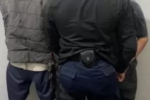 Detuvieron a dos jvenes  con objetos de dudosa procedencia