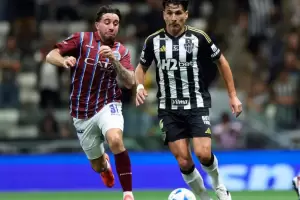 Godoy Cruz no pudo mantener la ventaja y perdi� con Atl�tico Mineiro