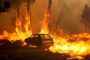 Ola de calor extrema agrava los incendios en Espaa y Portugal