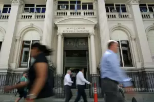 Nuevo aumento para los bancarios: el salario inicial se acerca a los $2 millones