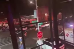 Violento tiroteo en un restaurante de Brooklyn deja tres muertos