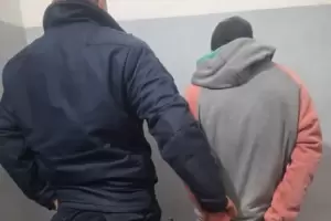 Aprehendido cuando intentaba forzar vehculos en pleno centro