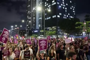 Masiva marcha en Tel Aviv: israeles exigen la libertad de los rehenes de Hamas