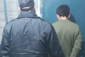 Hospitalizan a un joven tras ser golpeado con una barra de hierro