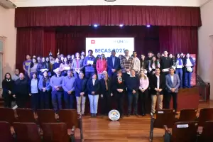 La UNCA entreg 231 becas econmicas con un aumento del 40%