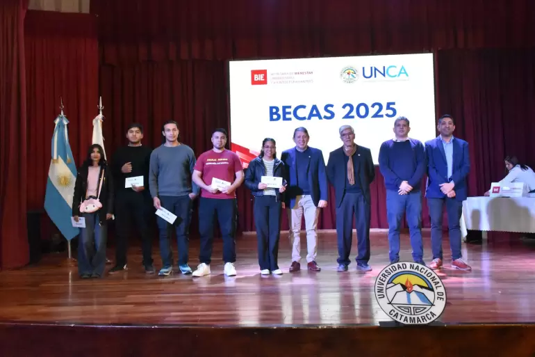 becas unca