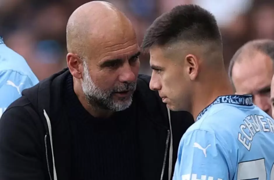 Pep Guardiola con Claudio Echeverri
