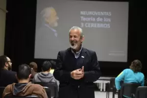 Se viene conversatorio sobre actualidad digital "Redes Sociales + IA y Neuromarketing Artstico"