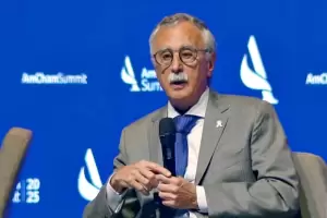 En medio de la crisis por el fentanilo, el Gobierno respalda a Mario Lugones