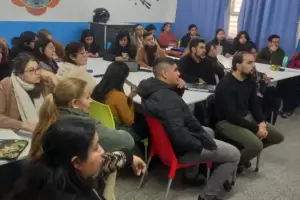 La Capital capacita a docentes en inteligencia artificial