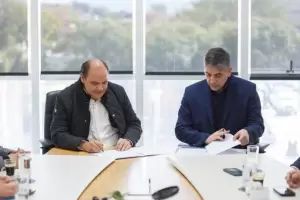 La Capital y CAMYEN firmaron un convenio ambiental