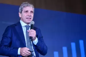 Caputo no descart posibles modificaciones al rgimen de bandas cambiarias