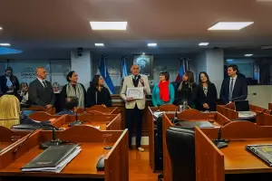 Reconocieron a Granaderos hroes del bombardeo a Plaza de Mayo
